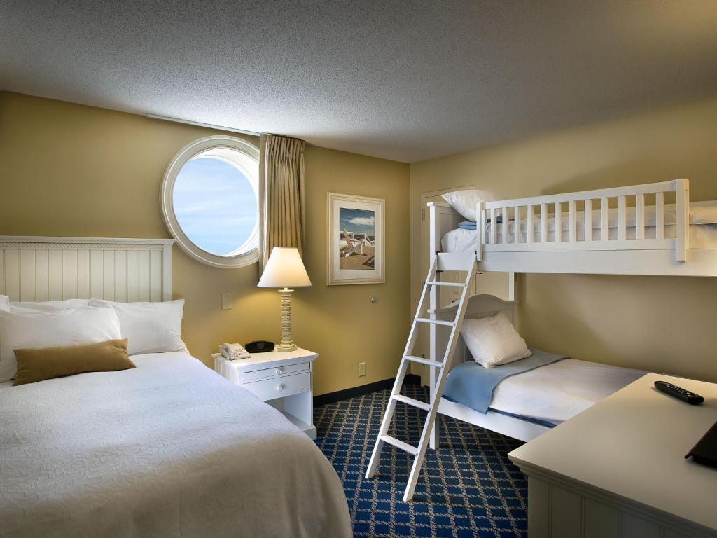 Hampton Inn & Suites Myrtle Beach Oceanfront - image 5