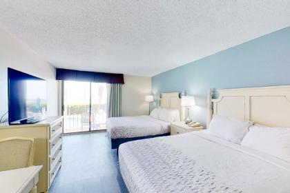 Carolinian Beach Resort - image 3