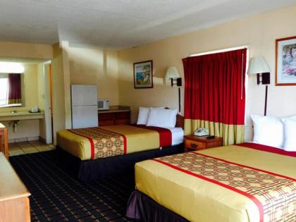 Happy Holiday Motel - image 2