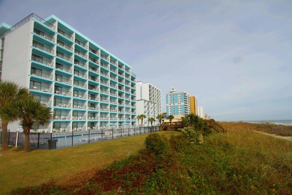 Tropical Seas Hotel - main image