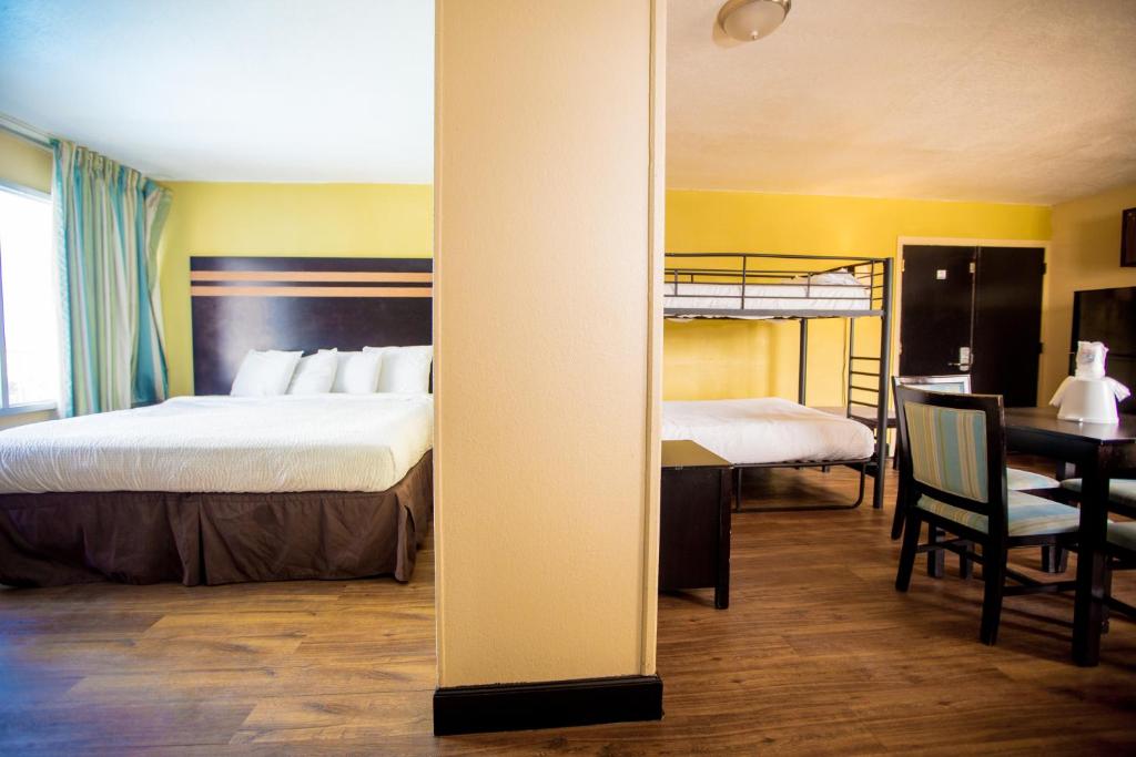 Blu Atlantic Hotel & Suites - image 2
