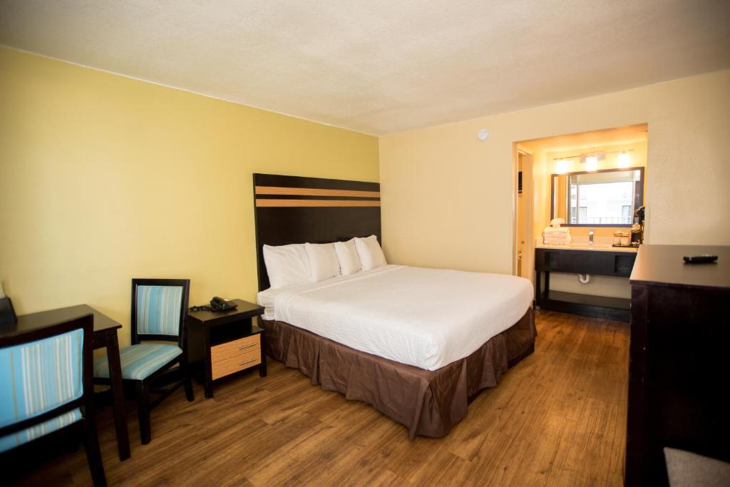 Blu Atlantic Hotel & Suites - image 3