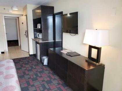 Unit 606 at Sun N Sand Resort - image 3