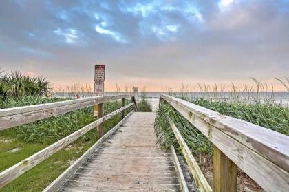 myrtle Beach Getaway with Elevator 1 Block to Beach