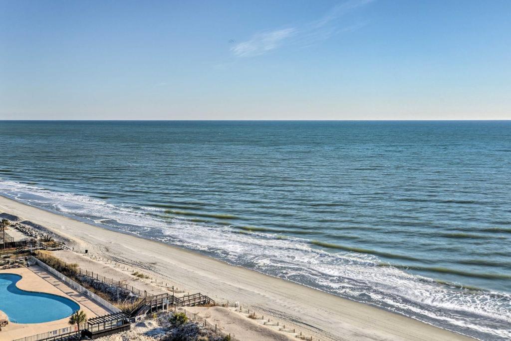 Oceanfront Myrtle Beach Studio with ViewandPool Access! - image 2