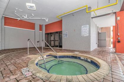 Oceanfront Suite Grande Cayman 124 - image 18