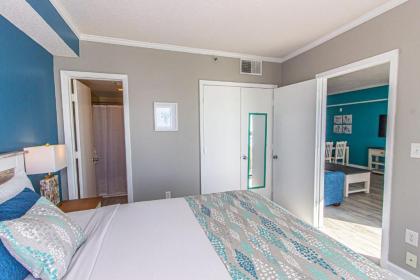 Immaculate 2 Bedroom Apartment with Stunning Views! Palace Resort 2113 - image 2