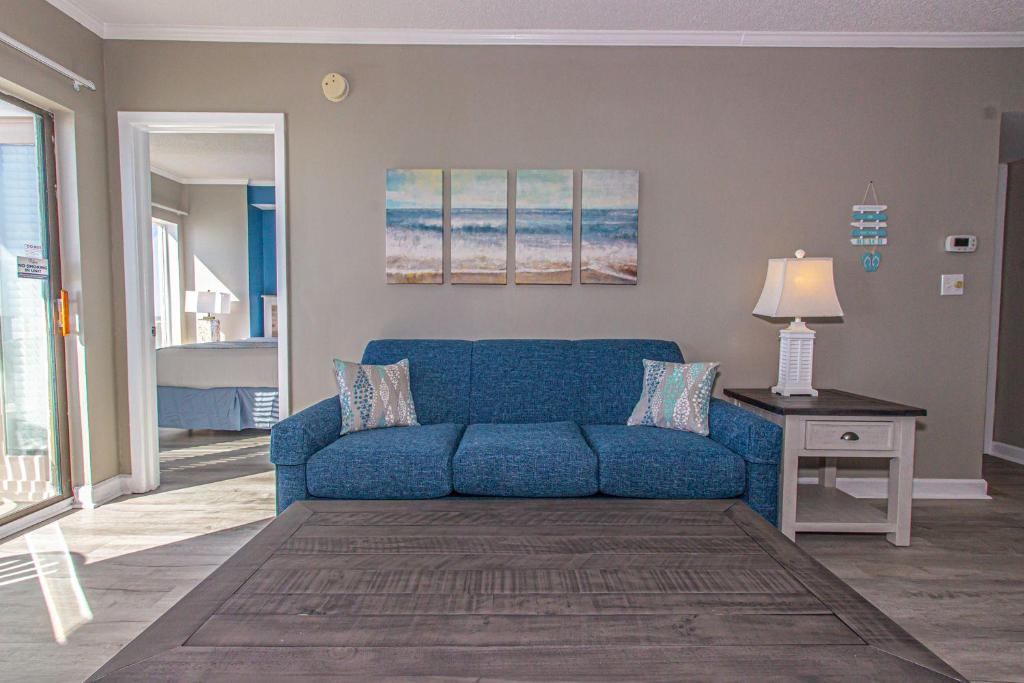 Immaculate 2 Bedroom Apartment with Stunning Views! Palace Resort 2113 - image 7