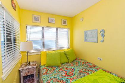 Direct Ocean Front Studio with Endless Views! Palace Resort 1102 - image 11