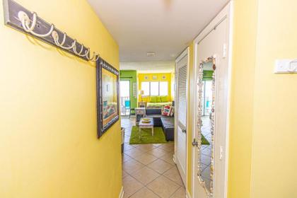 Direct Ocean Front Studio with Endless Views! Palace Resort 1102 - image 12