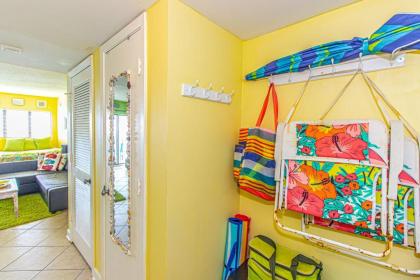Direct Ocean Front Studio with Endless Views! Palace Resort 1102 - image 13
