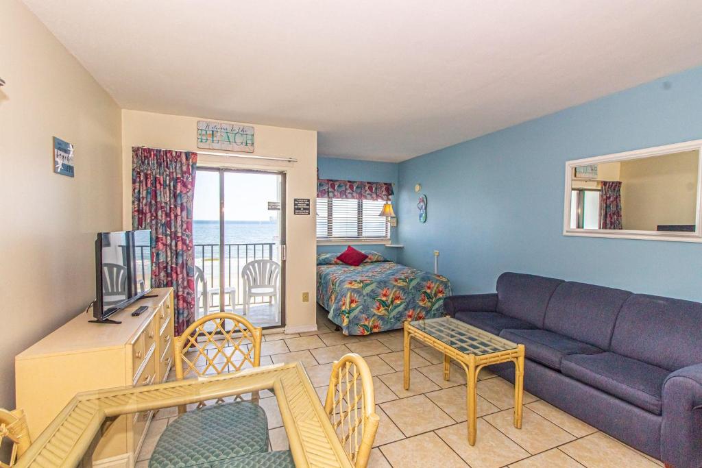 Direct Ocean Front Studio with Endless Views Palace Resort 302 - main image