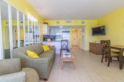 Nicely Updated Direct Ocean Front Studio with Panoramic Views Palace Resort 2101 - image 4