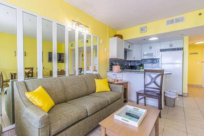 Nicely Updated Direct Ocean Front Studio with Panoramic Views Palace Resort 2101 - image 5