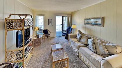 APAtB V B205 2BR 2BA 2nd Row Condo near popular Shore Drive South Carolina