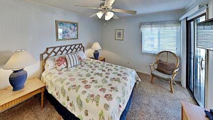 APATB V B205 2BR 2BA 2nd Row Condo near popular Shore Drive - image 2