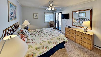 APATB V B205 2BR 2BA 2nd Row Condo near popular Shore Drive - image 4