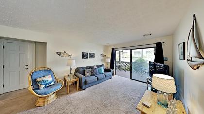 Shipwatch Pointe II L105 2BR 2BA 2nd Row Condo near popular Shore Drive