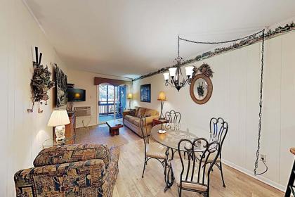 mariners Cove B119 2BR 2BA 2nd Row Condo near popular Shore Drive South Carolina
