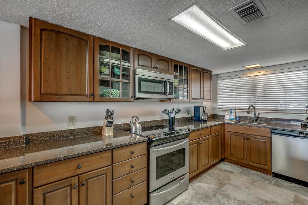 Carolina Dunes Condo with Ocean Views - image 3