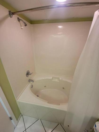 Ocean View Studio King Suite Boardwalk Resort Unit 540 Sleeps 2 - image 3
