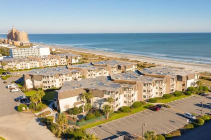 Oceanview pools hot tubs kiddie pools exercise trail on ocean near downtown Myrtle Beach - image 3