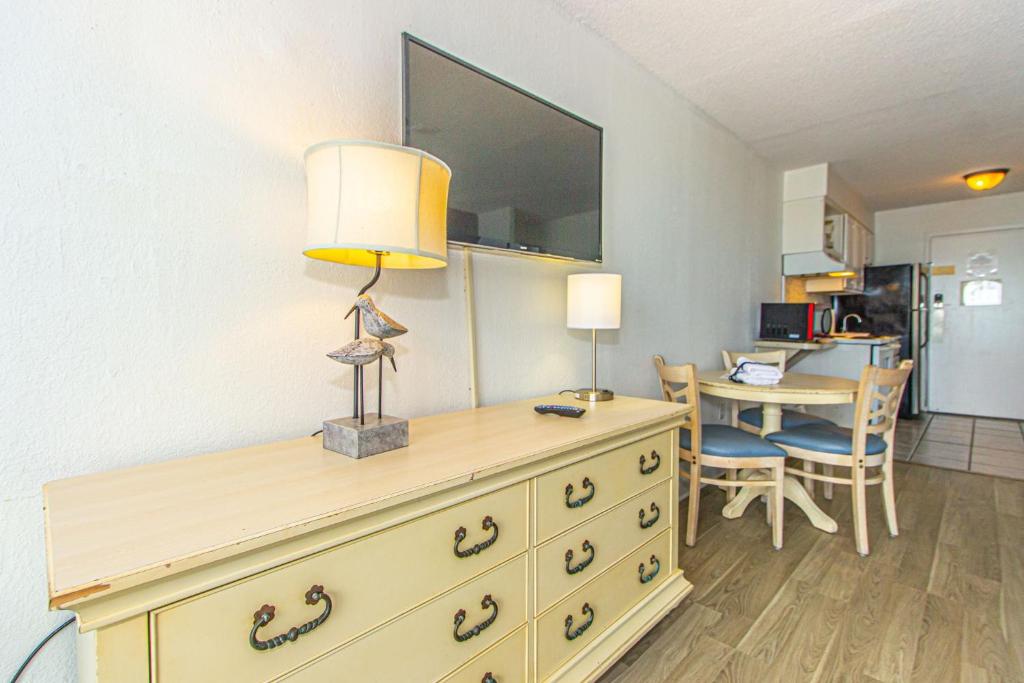 Sea Mist Resort 51205 Double Beds Full Kitchen! - image 7