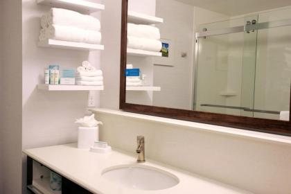 Hampton Inn & Suites Nampa at the Idaho Center - image 3
