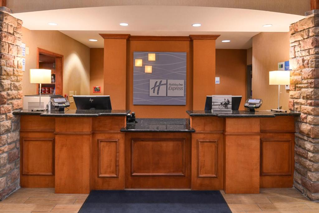 Holiday Inn Express Hotel & Suites Nampa an IHG Hotel - image 7