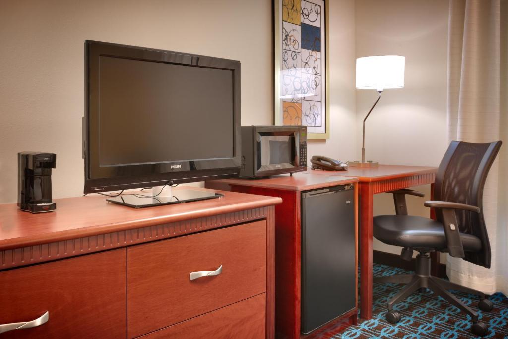 Fairfield Inn & Suites Boise Nampa - image 2