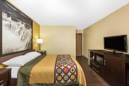 Super 8 by Wyndham Nampa - image 12