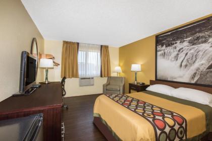 Super 8 by Wyndham Nampa - image 13