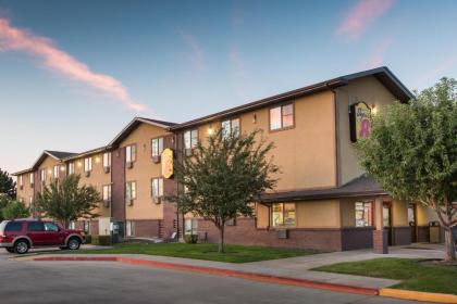 Super 8 by Wyndham Nampa - image 2
