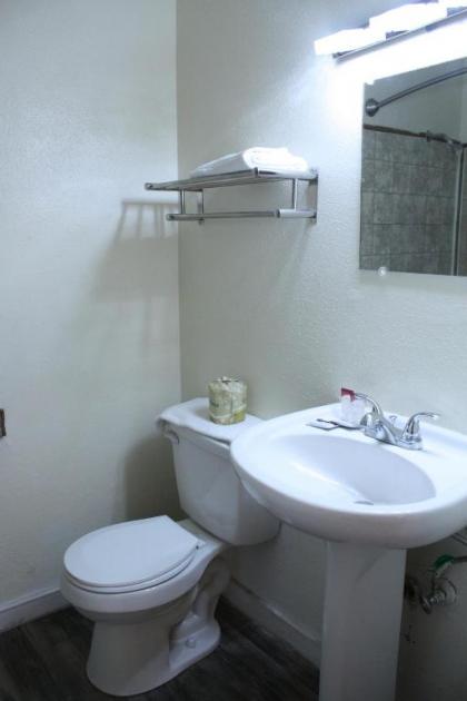 Nampa Downtown Inn - image 13