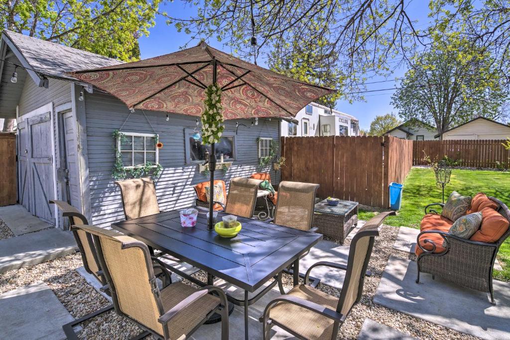 Cute Home in Downtown Nampa with Patio and Yard! - image 2