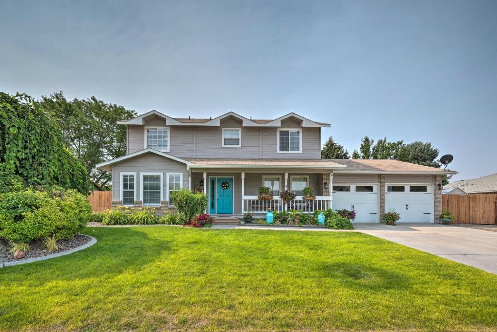 Nampa Family Home with Hot Tub and Fire Pit! - main image