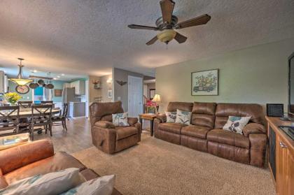 Nampa Family Home with Hot Tub and Fire Pit! - image 4