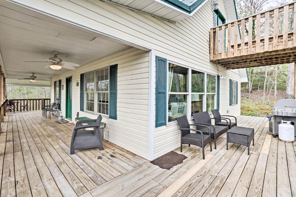 Lakefront Home with Multi-Level Deck Near Somerset! - image 6