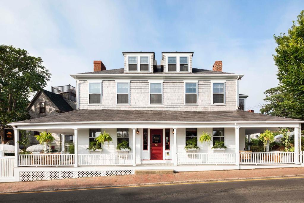Life House Nantucket - main image