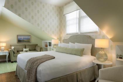 Brass Lantern Inn - image 14