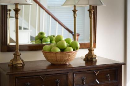 Brass Lantern Inn - image 15