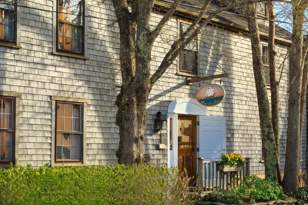 Seven Sea Street Inn - main image