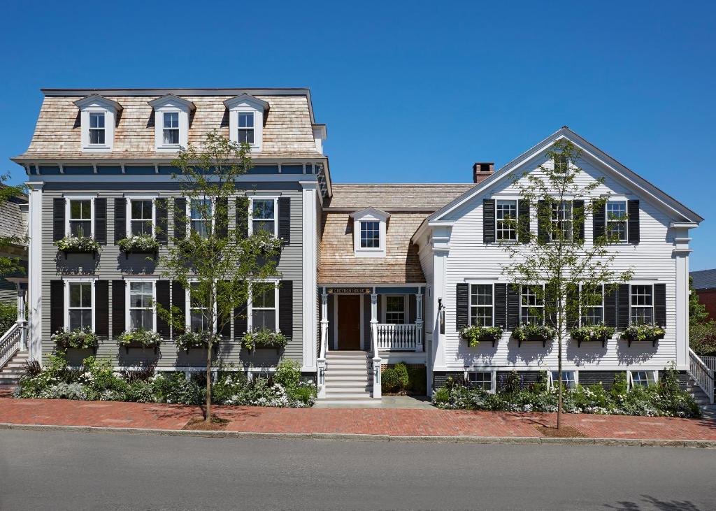 Greydon House - main image