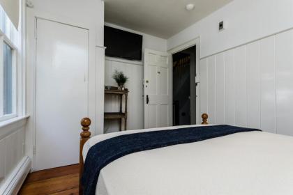 Carlisle House Inn - image 8