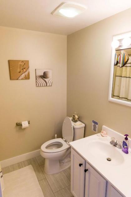 Room in Guest room - Room 1 Private Bathroom Pool Shuttle Bus - image 11