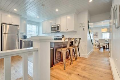 Airy Nantucket Escape in Historic Downtown! - image 3
