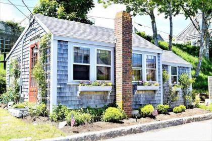 Private Beach Cottage for two in Sconset! Nantucket Massachusetts