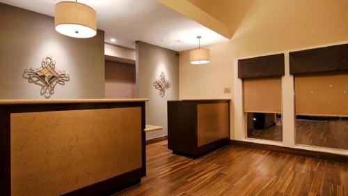 Best Western Plus Inn at the Vines - image 4