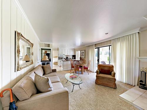1-Bedroom Condo Near Trails #SILV266C - main image