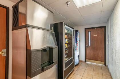 Motel 6-Naperville IL - image 21